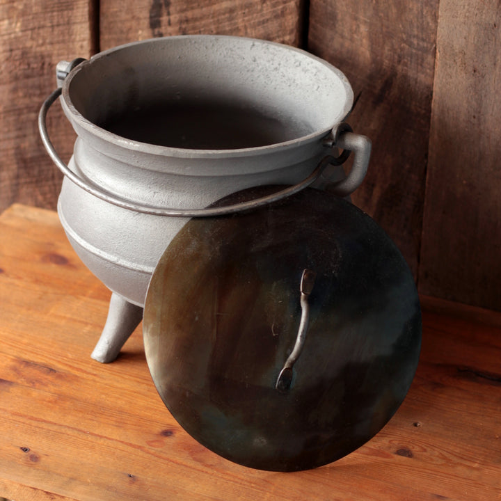 CP-736_5-Quart-Cast-Iron-Pot_2019-04-24_Web_1200x1200_IMG_9349