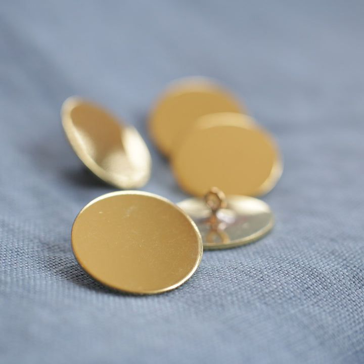 Flat-Brass-Buttons-Large_web_IMG_8846
