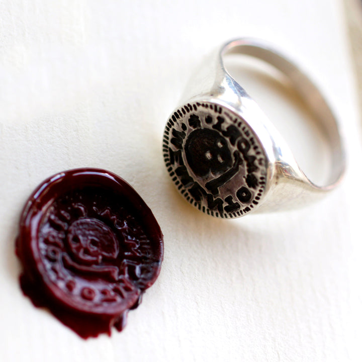 Memento-Mori-Signet-Ring_RG-795_IMG-001_1200x1200_Web