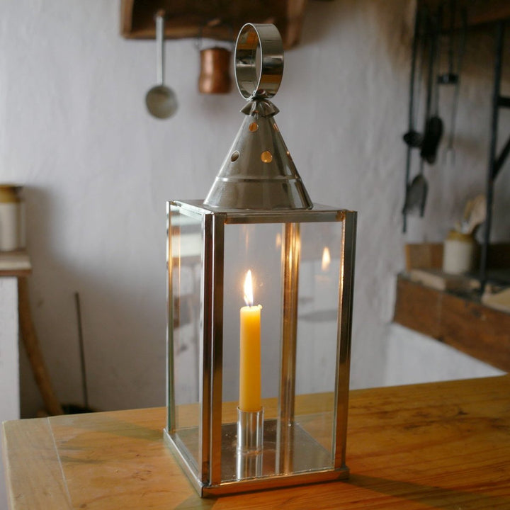 four-sided-tin-lantern_tl-28_web_p1120278_6a7ab0d9-1ab2-4a6c-b674-e2bdeb45f9b8